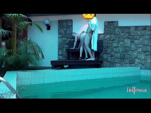 ❤️ Baas noeget faam nei it swimbad, mar koe net wjerstean in hot ❤ Just porno by wy ☑